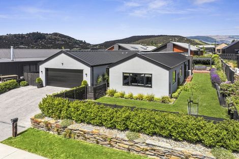 Photo of property in 53 Mount Nicholas Avenue, Wanaka, 9305