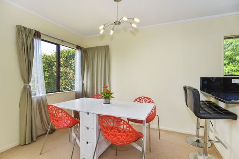 Photo of property in 8a Croydon Road, New Lynn, Auckland, 0600