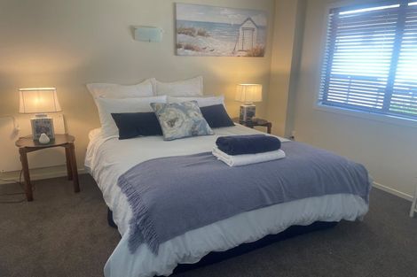 Photo of property in 46 Masterton Road, Rothesay Bay, Auckland, 0630