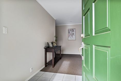 Photo of property in 69 Murray Avenue, Hawera, 4610