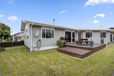 Photo of property in 21 Oberon Street, Stratford, 4332