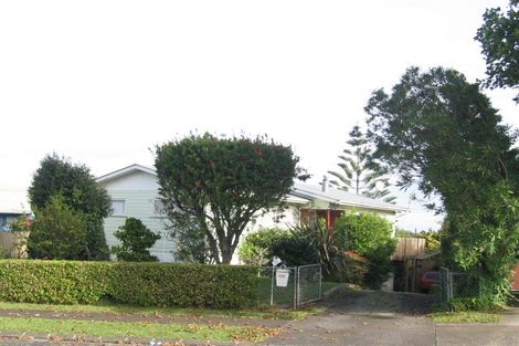 Photo of property in 16 Ellesmere Crescent, Pakuranga Heights, Auckland, 2010