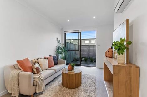 Photo of property in 10 Viridian Avenue, Rosehill, 2113