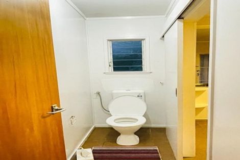 Photo of property in 1 Sovereign Place, Glenfield, Auckland, 0629