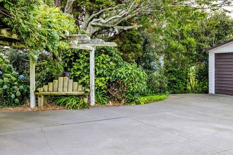 Photo of property in 2699 Eltham Road, Te Kiri, Opunake, 4682