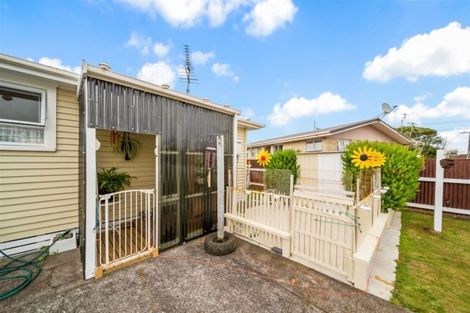 Photo of property in 22 Mcguire Street, Hawera, 4610