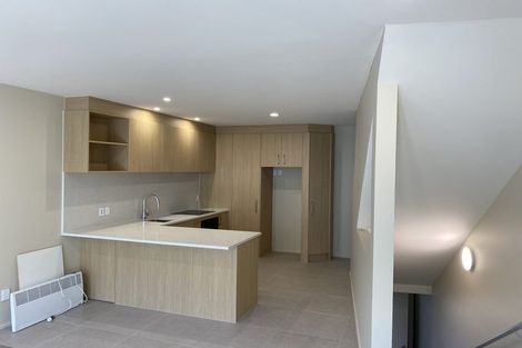 Photo of property in 8/19 Ocean View Road, Hillcrest, Auckland, 0627