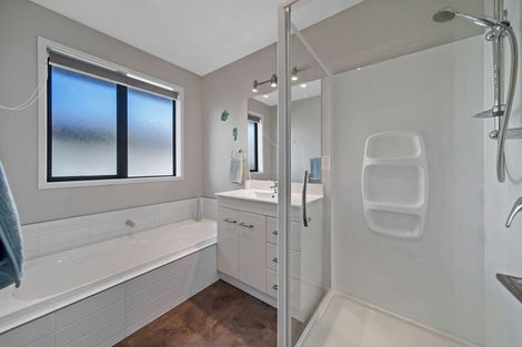 Photo of property in 16 Gilchrist Place, Kaiapoi, 7630