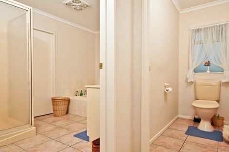 Photo of property in 8 Hollinger Place, Nawton, Hamilton, 3200