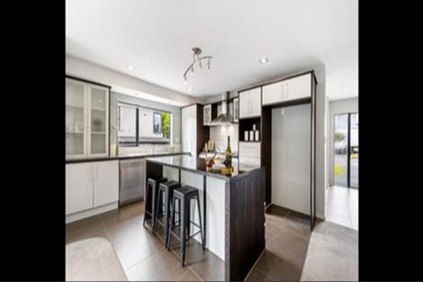 Photo of property in 46 Newbury Place, Schnapper Rock, Auckland, 0632