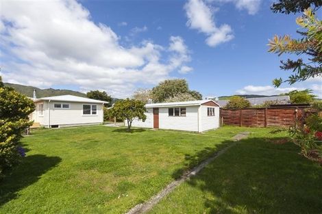 Photo of property in 4 Oriwa Street, Waikanae, 5036