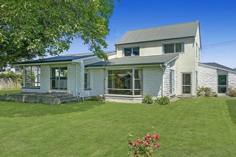 Photo of property in 42 Avonhead Road, Avonhead, Christchurch, 8042
