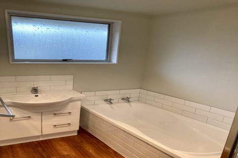 Photo of property in 50 Chipping Lane, Redwood, Christchurch, 8051
