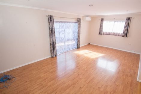 Photo of property in 132a Mcleod Road, Te Atatu South, Auckland, 0610