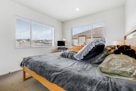 Photo of property in 11 Tee Point, Red Beach, 0932