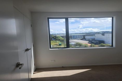 Photo of property in 16 Dorothy Thorpe Way, New Lynn, 0600
