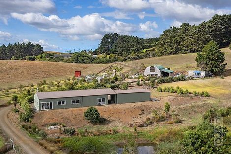 Photo of property in 231 Taiapa Road, Muriwai, Waimauku, 0881