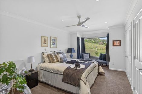 Photo of property in 25 Hanawera Ridge Road, Manakau, Otaki, 5583