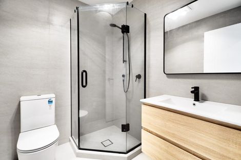 Photo of property in 19 Taipahitini Road, Rosehill, 2113