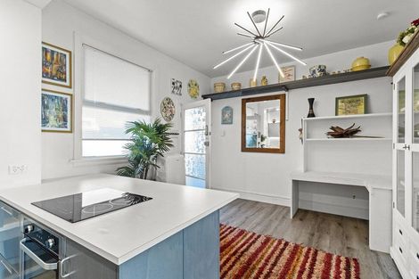 Photo of property in Devonport Apartments, 21/127 Saint Aubyn Street, New Plymouth, 4310