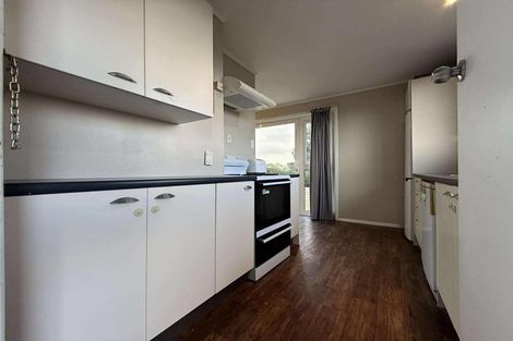 Photo of property in 52 Ruskin Road, Newlands, Wellington, 6037