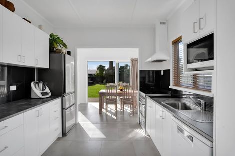 Photo of property in 147 Tasman Street, Opunake, 4616