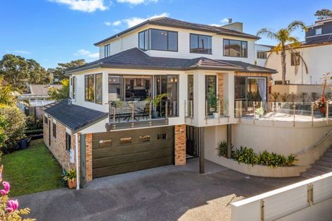 Photo of property in 34a Seaview Road, Castor Bay, Auckland, 0620