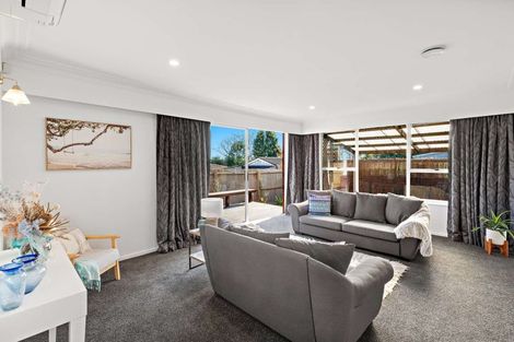 Photo of property in 31 Humphrey Kemp Avenue, Henderson, Auckland, 0612