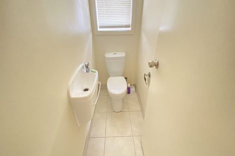 Photo of property in 8c Schnapper Rock Road, Schnapper Rock, Auckland, 0632