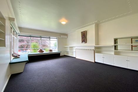 Photo of property in 379 Broadway, Stratford, 4332