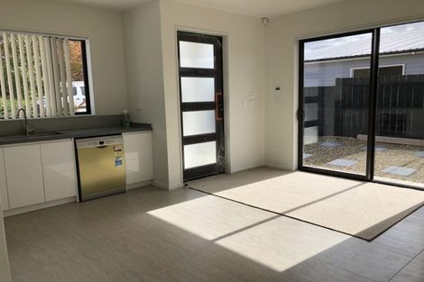 Photo of property in 19 Grove Way, Riverhead, 0820