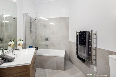 Photo of property in 25u2 Thane Road, Roseneath, Wellington, 6011