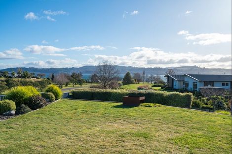 Photo of property in 5 Pukenamu Road, Rainbow Point, Taupo, 3330