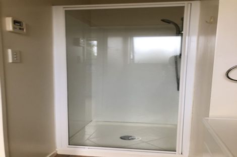 Photo of property in 10 Copplestone Place, New Lynn, Auckland, 0600