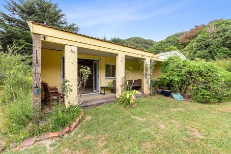 Photo of property in 41 Gardiner Grove, Wainuiomata, Lower Hutt, 5014