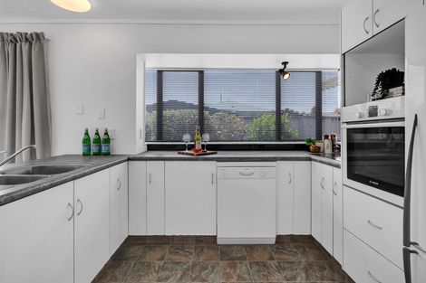 Photo of property in 6a Ropiha Street, Fitzroy, New Plymouth, 4312