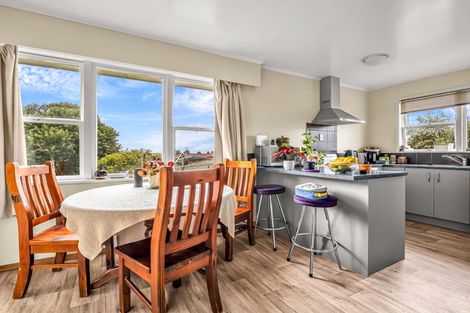 Photo of property in 27 Island View Road, Western Heights, Rotorua, 3015