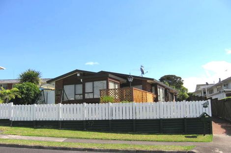 Photo of property in 2b Mason Street, New Lynn, Auckland, 0600
