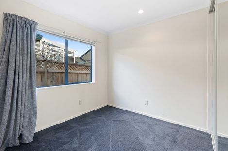 Photo of property in 2 Reid Road, New Lynn, Auckland, 0600