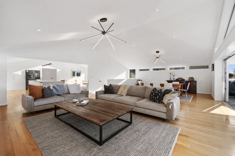 Photo of property in 112 Karewa Parade, Papamoa Beach, Papamoa, 3118
