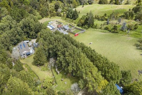 Photo of property in 2 Cowan Bay Road, Pohuehue, Warkworth, 0983