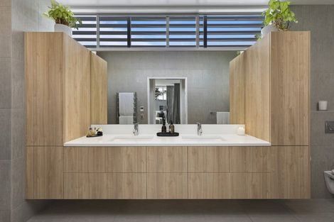 Photo of property in 2 Taumata Road, Castor Bay, Auckland, 0620