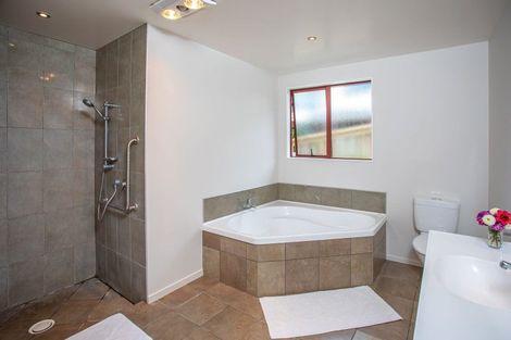 Photo of property in 208 Russell Bruce Place, Onemana, Whangamata, 3691