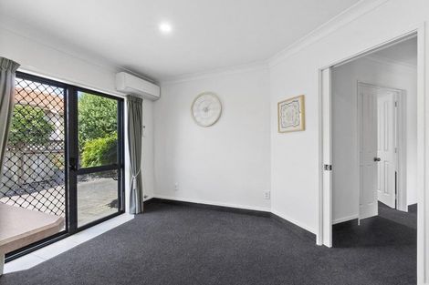 Photo of property in 16 Hastings Place, Hamilton Lake, Hamilton, 3204
