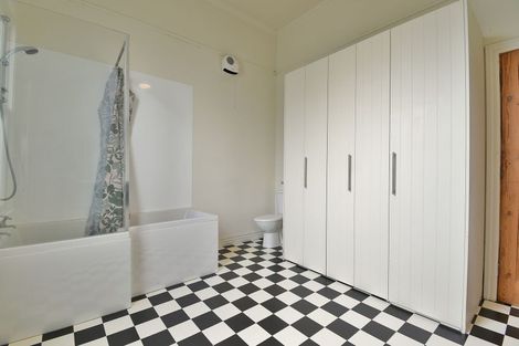 Photo of property in 32 Clifford Street, Dalmore, Dunedin, 9010