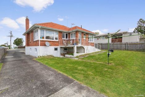 Photo of property in 99 Golf Road, New Lynn, Auckland, 0600