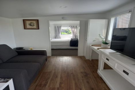 Photo of property in 3 Mull Place, Wattle Downs, Auckland, 2103