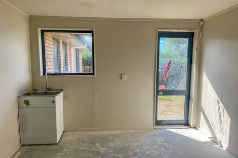 Photo of property in 2 Scotts Field Drive, Takanini, 2112