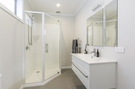 Photo of property in 97 Kaipara Portage Road, Riverhead, 0820