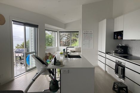 Photo of property in 216d Sutherland Road, Lyall Bay, Wellington, 6022